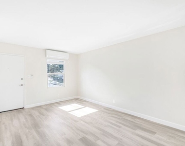 7020 Glasgow Avenue - Photo Thumbnail 3