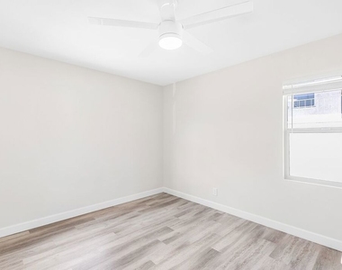 7020 Glasgow Avenue - Photo Thumbnail 10