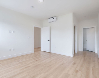 5657 Virginia Avenue - Photo Thumbnail 10