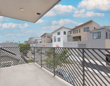 5657 Virginia Avenue - Photo Thumbnail 15
