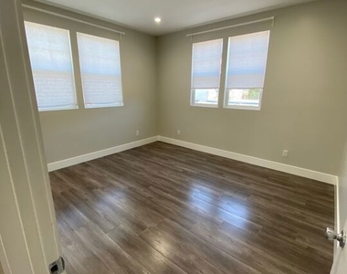 3157 Estara Avenue - Photo Thumbnail 9