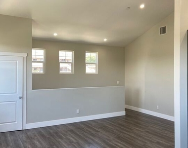 3157 Estara Avenue - Photo Thumbnail 4
