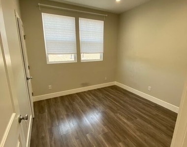 3157 Estara Avenue - Photo Thumbnail 8