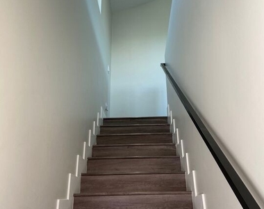 3157 Estara Avenue - Photo Thumbnail 2
