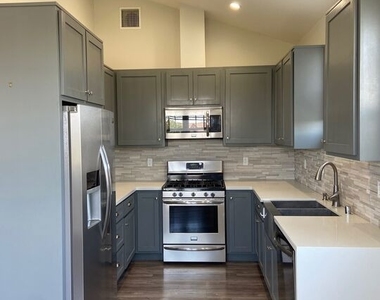 3157 Estara Avenue - Photo Thumbnail 14
