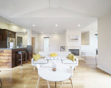 642 Hermosa Avenue - Photo Thumbnail 2