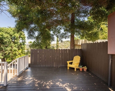 1336 Edgecliffe Drive - Photo Thumbnail 21
