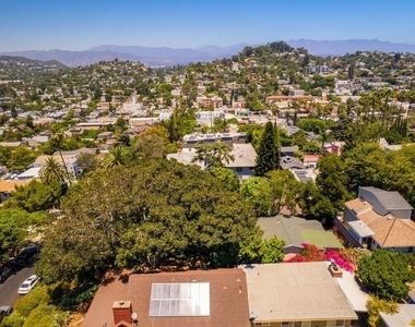1336 Edgecliffe Drive - Photo Thumbnail 33