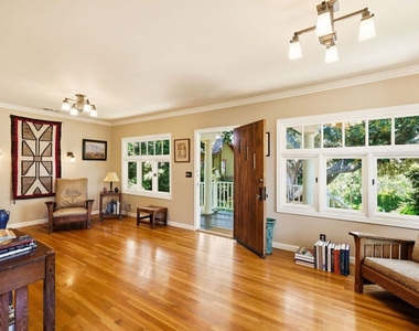 1336 Edgecliffe Drive - Photo Thumbnail 3
