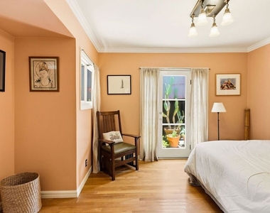 1336 Edgecliffe Drive - Photo Thumbnail 14