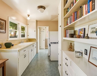 1336 Edgecliffe Drive - Photo Thumbnail 6