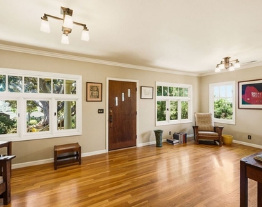 1336 Edgecliffe Drive - Photo Thumbnail 4