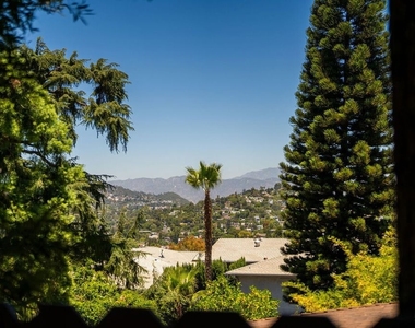 1336 Edgecliffe Drive - Photo Thumbnail 25
