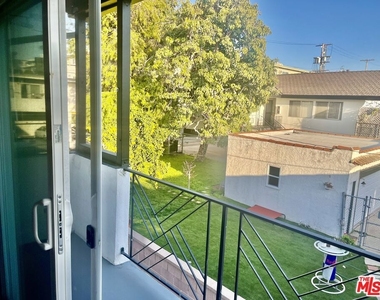 3824 Keystone Avenue - Photo Thumbnail 4