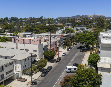 1929 Tamarind Avenue - Photo Thumbnail 17