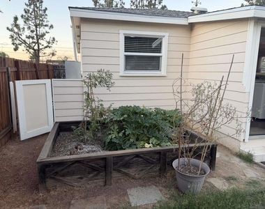 125 Lindell Avenue - Photo Thumbnail 21