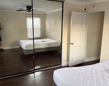 125 Lindell Avenue - Photo Thumbnail 17