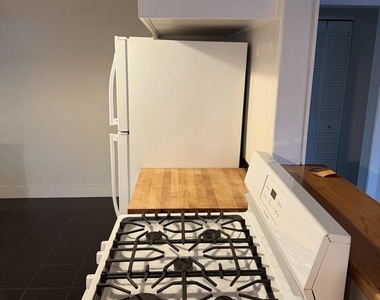 125 Lindell Avenue - Photo Thumbnail 4