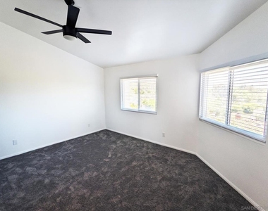 343 Rolling Hills Ln - Photo Thumbnail 19