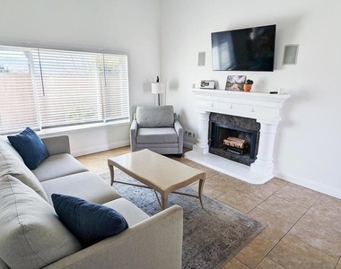 343 Rolling Hills Ln - Photo Thumbnail 6