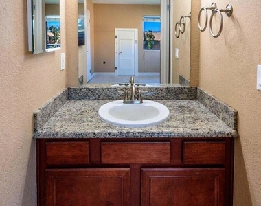 78650 Avenue 42 - Photo Thumbnail 12