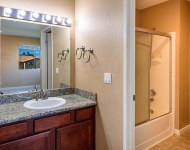 78650 Avenue 42 - Photo Thumbnail 11