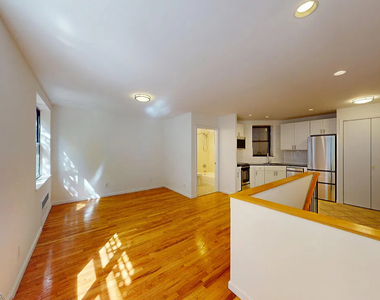 East 65th Street - Photo Thumbnail 5