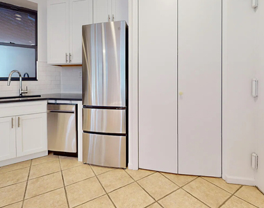 East 65th Street - Photo Thumbnail 7