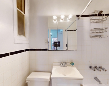 East 85th Street - Photo Thumbnail 9