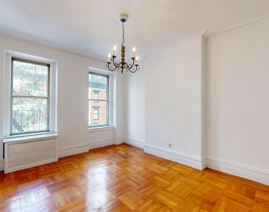 East 85th Street - Photo Thumbnail 6