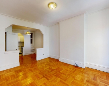 East 85th Street - Photo Thumbnail 2