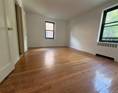 23 Schenck Avenue - Photo Thumbnail 9