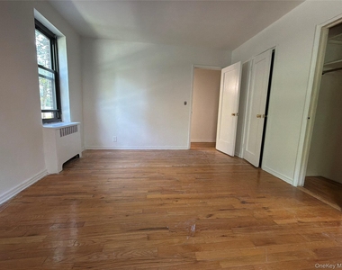 23 Schenck Avenue - Photo Thumbnail 11