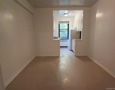 23 Schenck Avenue - Photo Thumbnail 8