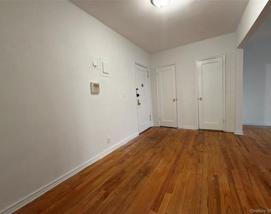 23 Schenck Avenue - Photo Thumbnail 2