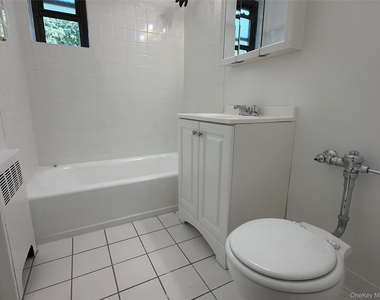 23 Schenck Avenue - Photo Thumbnail 13