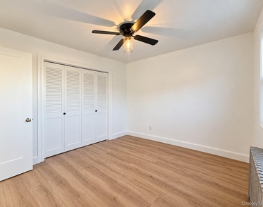 1051 Fenwood - Photo Thumbnail 7