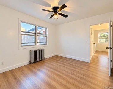 1051 Fenwood - Photo Thumbnail 8