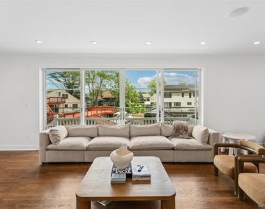 169 Mott Street - Photo Thumbnail 4