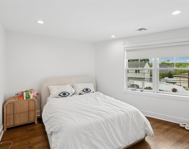 169 Mott Street - Photo Thumbnail 16