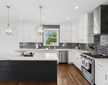 169 Mott Street - Photo Thumbnail 12