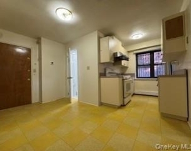 161-34 28th Avenue - Photo Thumbnail 6