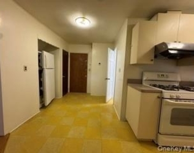 161-34 28th Avenue - Photo Thumbnail 5