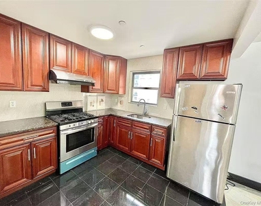 3147 137th Street - Photo Thumbnail 4