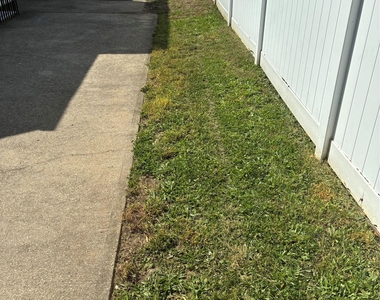 904 11th Street - Photo Thumbnail 5
