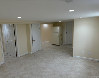 904 11th Street - Photo Thumbnail 1