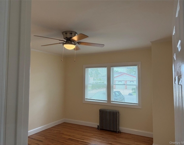 904 11th Street - Photo Thumbnail 6