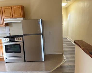 205-25 113th Avenue - Photo Thumbnail 2