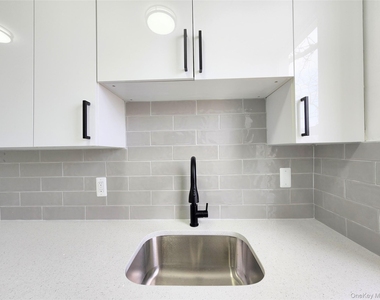 60-22 Flushing Avenue - Photo Thumbnail 4