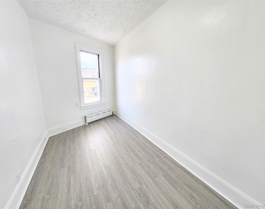 60-22 Flushing Avenue - Photo Thumbnail 14